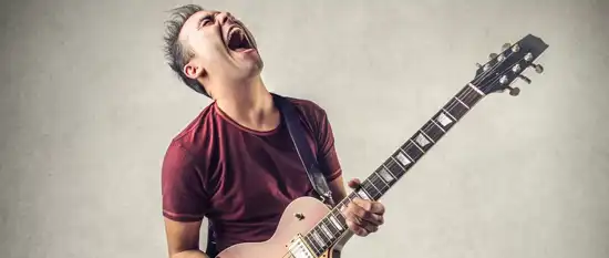 Treinar técnica de guitarra com paciência e calma