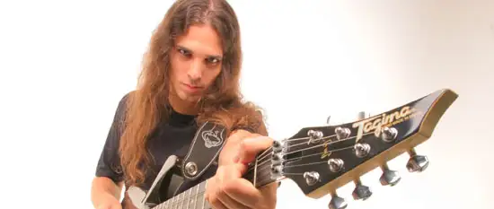 Guitarra Tagima modelo Kiko Loureiro