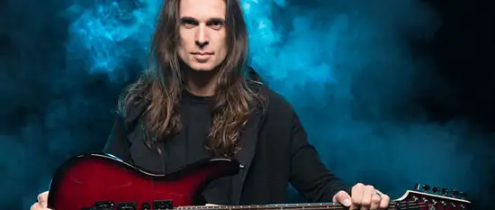 Quem é Kiko Loureiro?