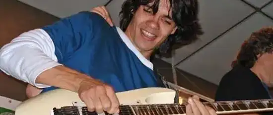 inicio da jornada do Ozielzinho na guitarra